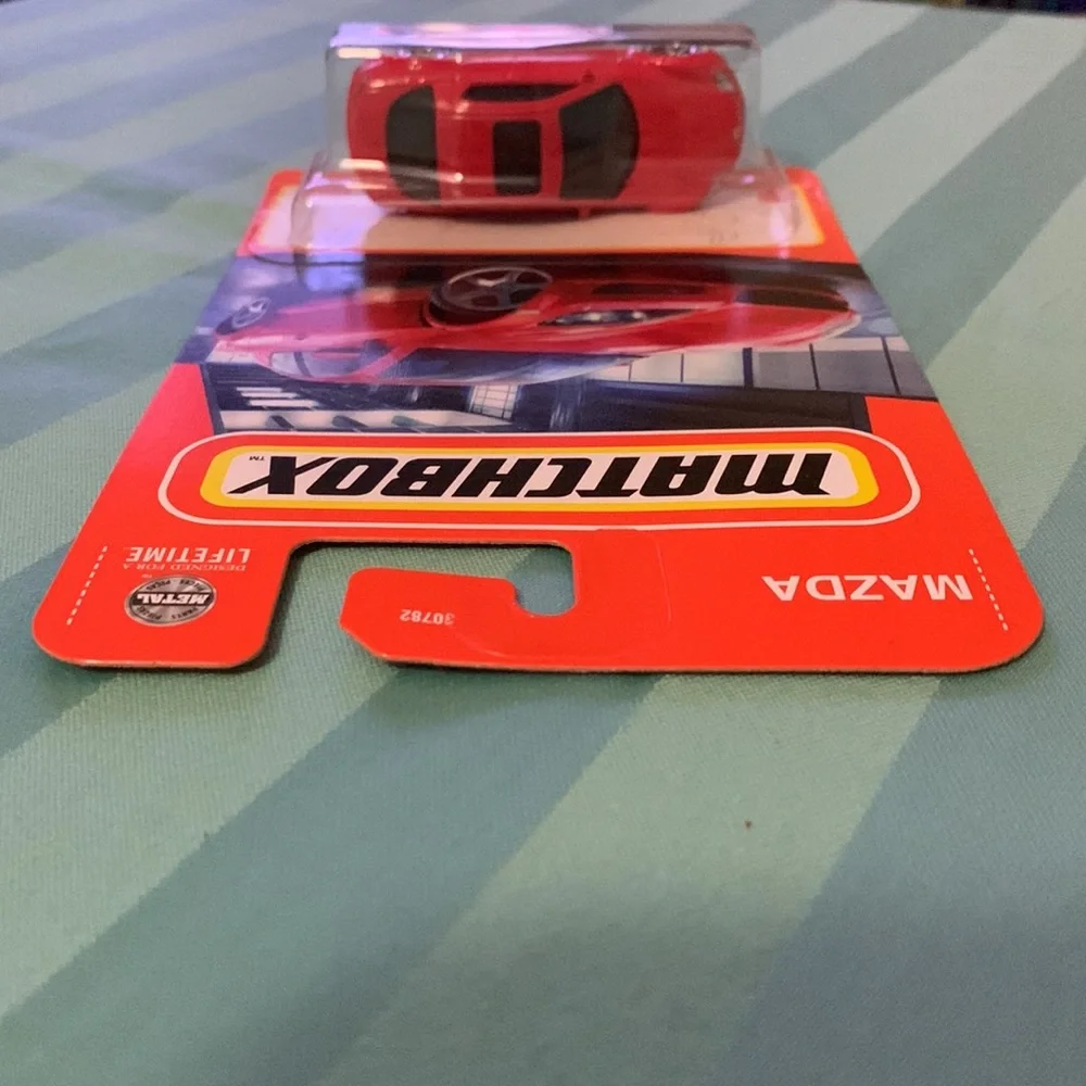 2004 Mazda RX-8 - Red Matchbox - Picture 4 of 7